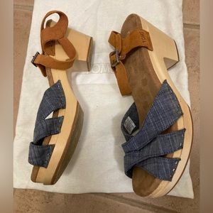 TOMS Brown Suede and Blue Fabric Beatrix Clog Sandal